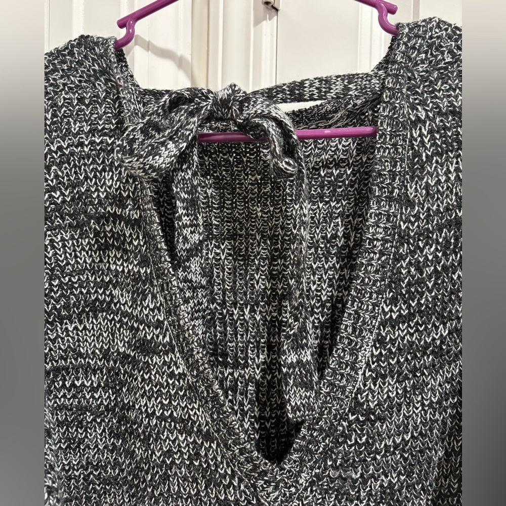 Moon & Madison Monochrome Knit Top - Picture 4 of 4